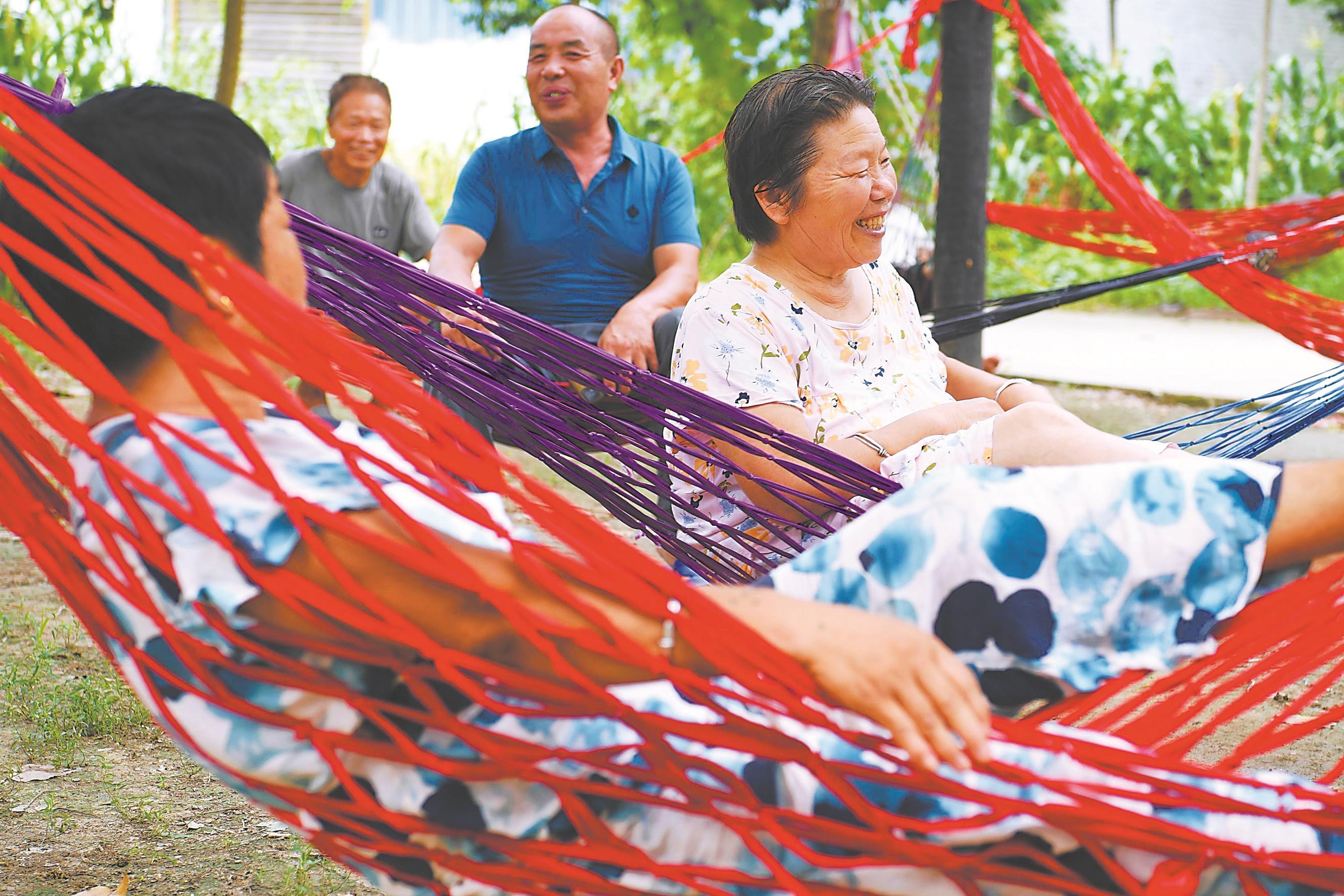 【寻梦和美乡村·驻村日记】“共享吊床”好纳凉